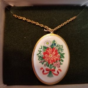 The Christmas Bouquet Pendant
